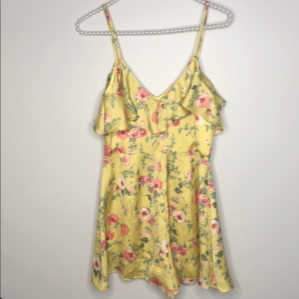 Urban Outfitters yellow floral Romper - Picture 4 of 7